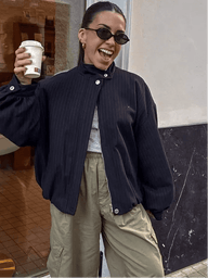 Casaco Saskia às Riscas com Gola Subida