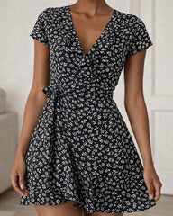 Celeste vestido mini A-line com decote em V e padrão floral