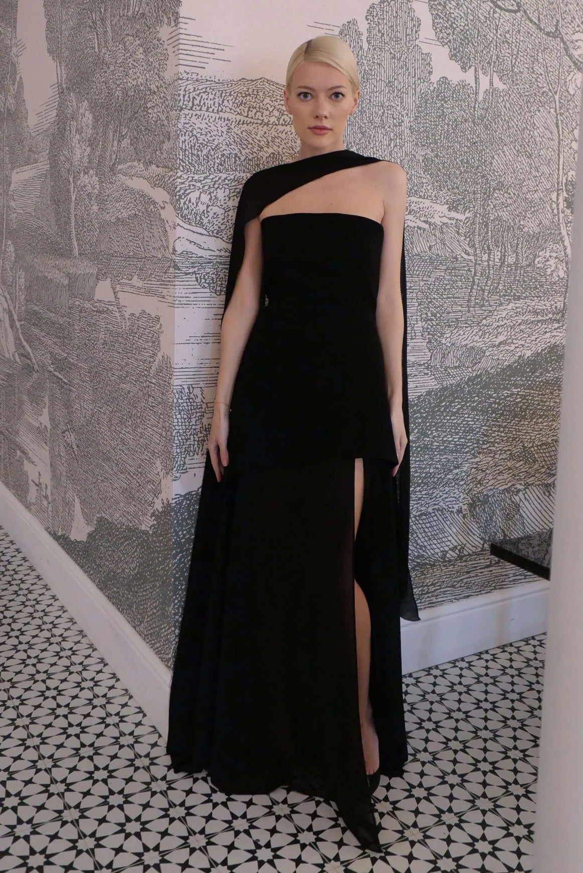 Ophelia vestido maxi assimétrico transparente